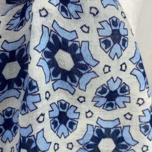 Blue & White Scarf Wrap Shawl with Fringe.  Abstract Design. - Picture 3 of 9